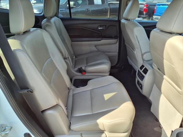 used 2022 Honda Pilot car, priced at $32,994