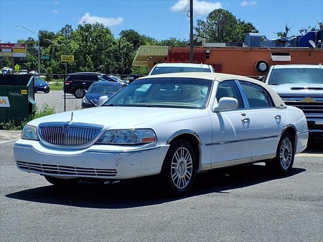 used 2010 Lincoln Town Car car, priced at $8,994