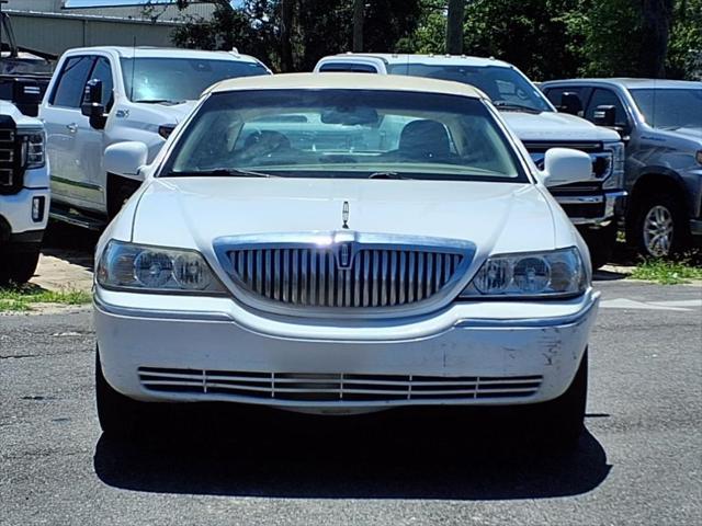 used 2010 Lincoln Town Car car, priced at $8,994