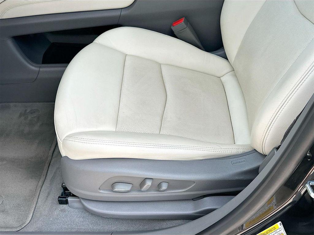 used 2020 Cadillac XT5 car, priced at $24,655