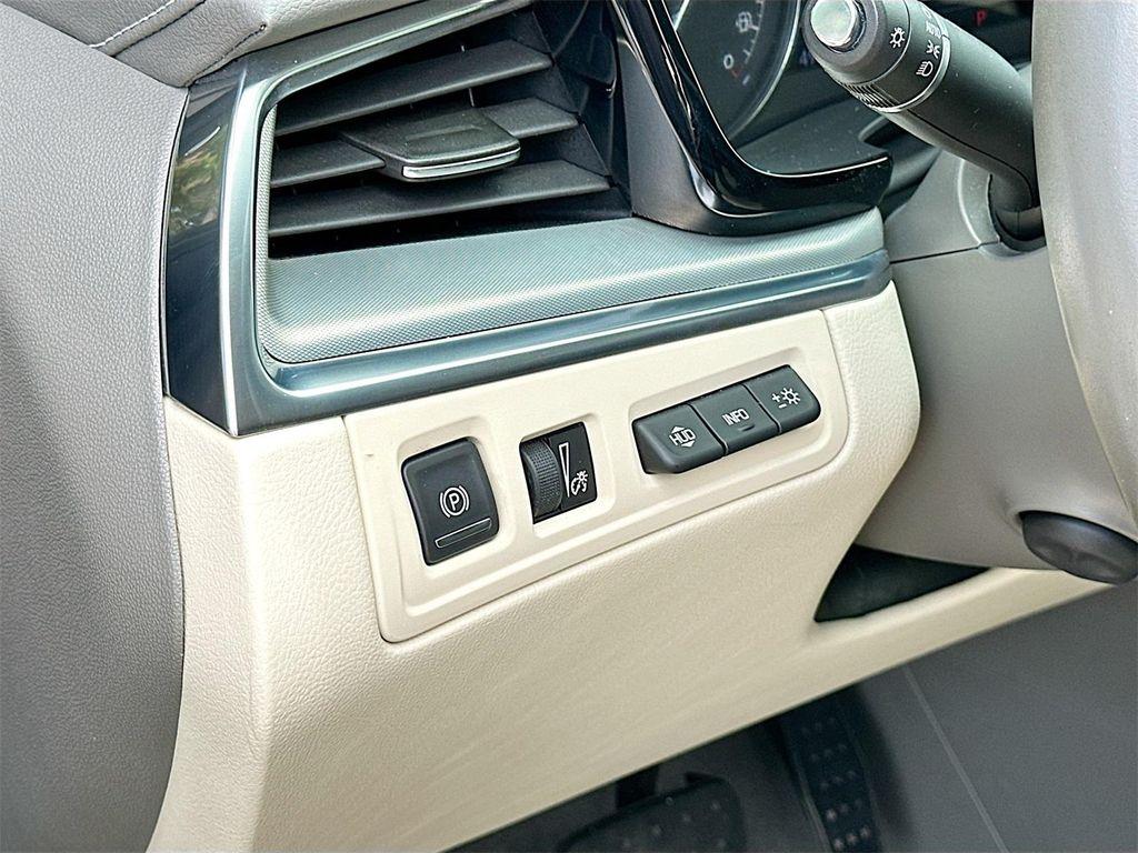 used 2022 Cadillac XT5 car, priced at $33,496