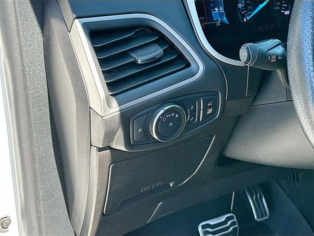 used 2021 Ford Edge car, priced at $22,969