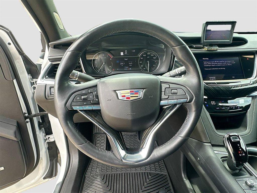 used 2023 Cadillac XT6 car, priced at $36,997
