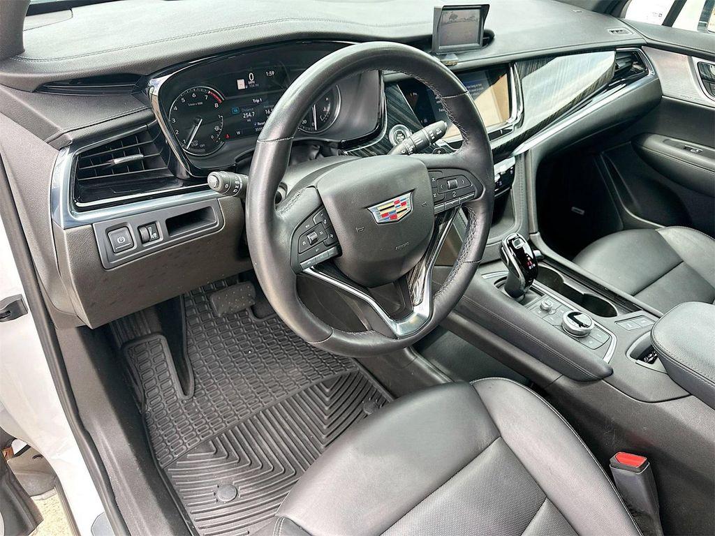 used 2023 Cadillac XT6 car, priced at $36,997