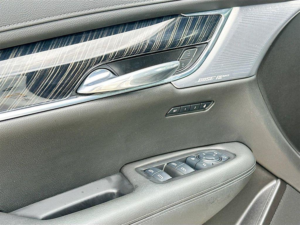 used 2023 Cadillac XT6 car, priced at $36,997