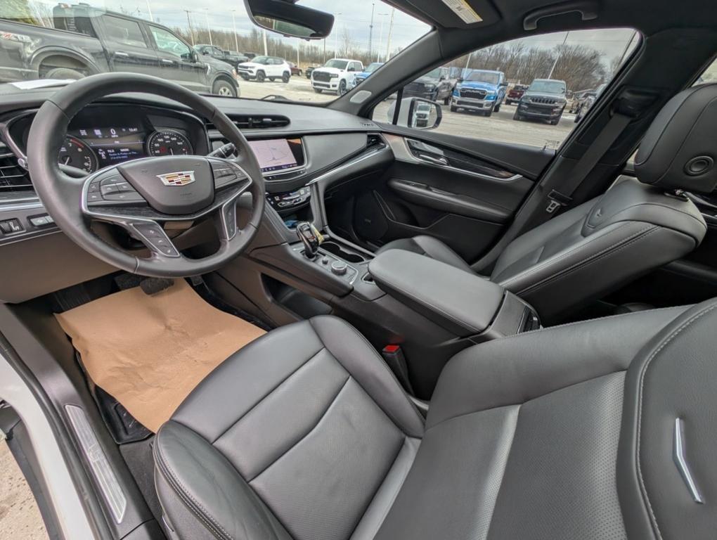 used 2023 Cadillac XT5 car, priced at $33,500