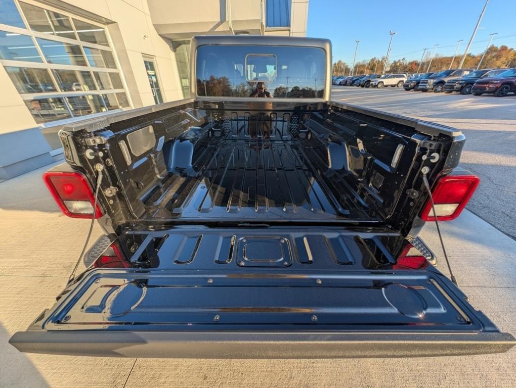 new 2026 Jeep Gladiator car, priced at $49,700