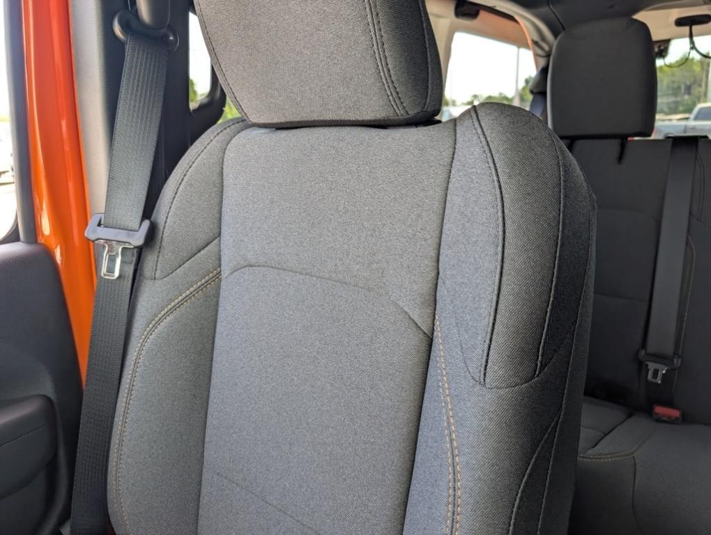 new 2025 Jeep Wrangler car, priced at $51,370