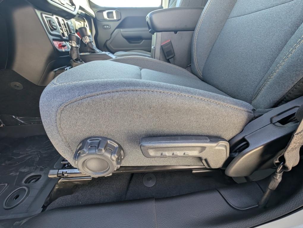 new 2026 Jeep Gladiator car, priced at $54,385