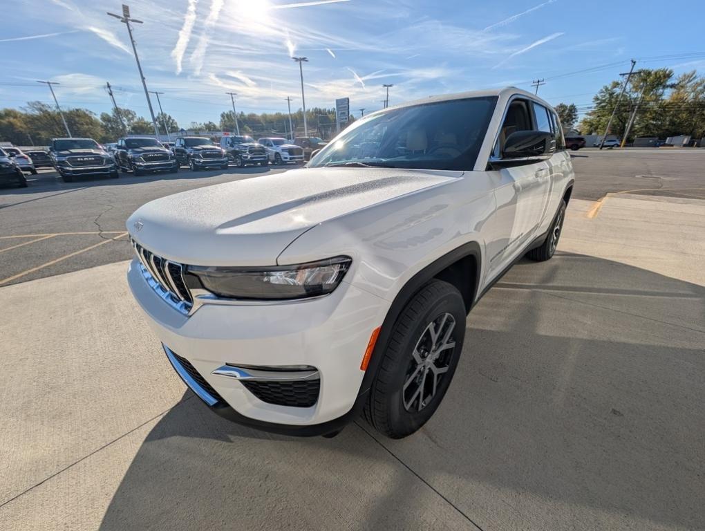 new 2025 Jeep Grand Cherokee car, priced at $47,165