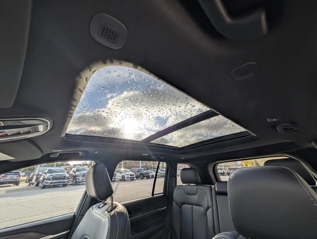 new 2025 Jeep Grand Cherokee car, priced at $50,485