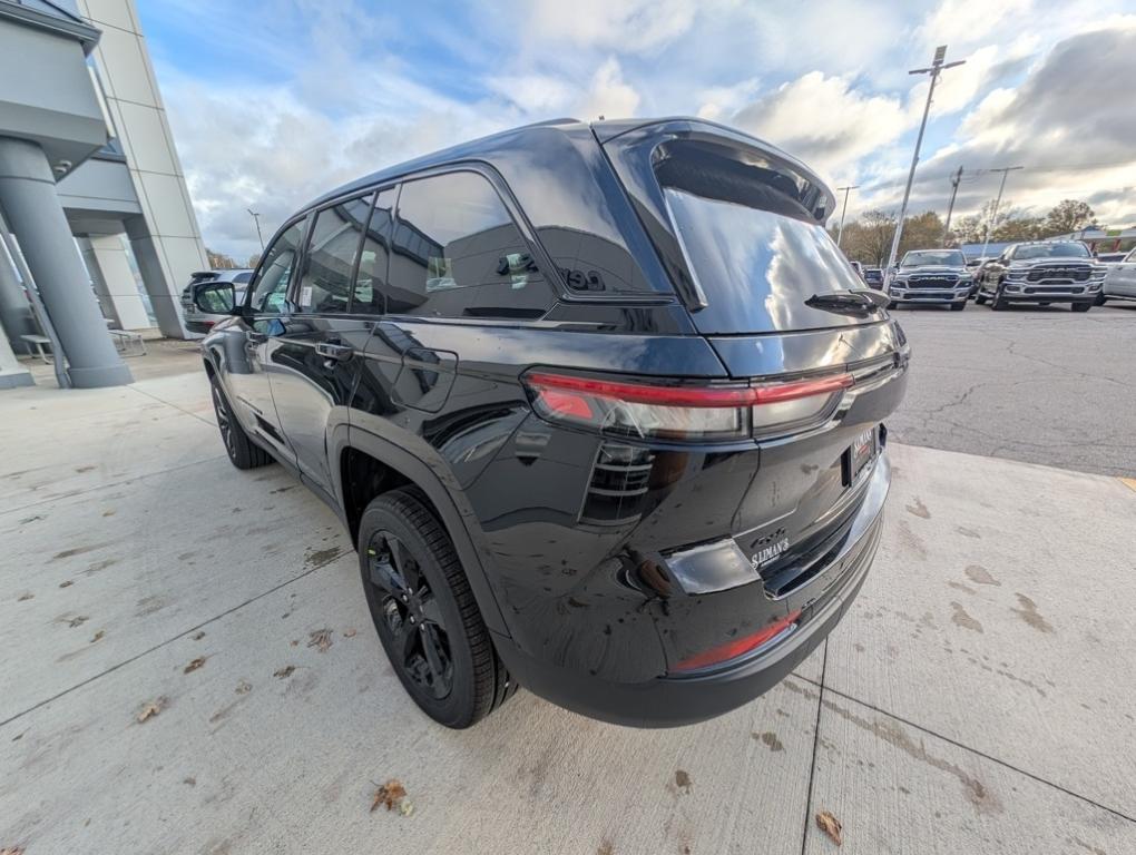 new 2025 Jeep Grand Cherokee car, priced at $50,485
