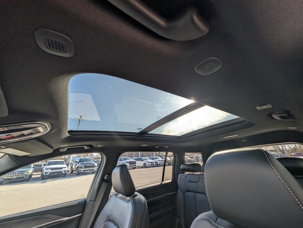 new 2025 Jeep Grand Cherokee L car, priced at $51,335