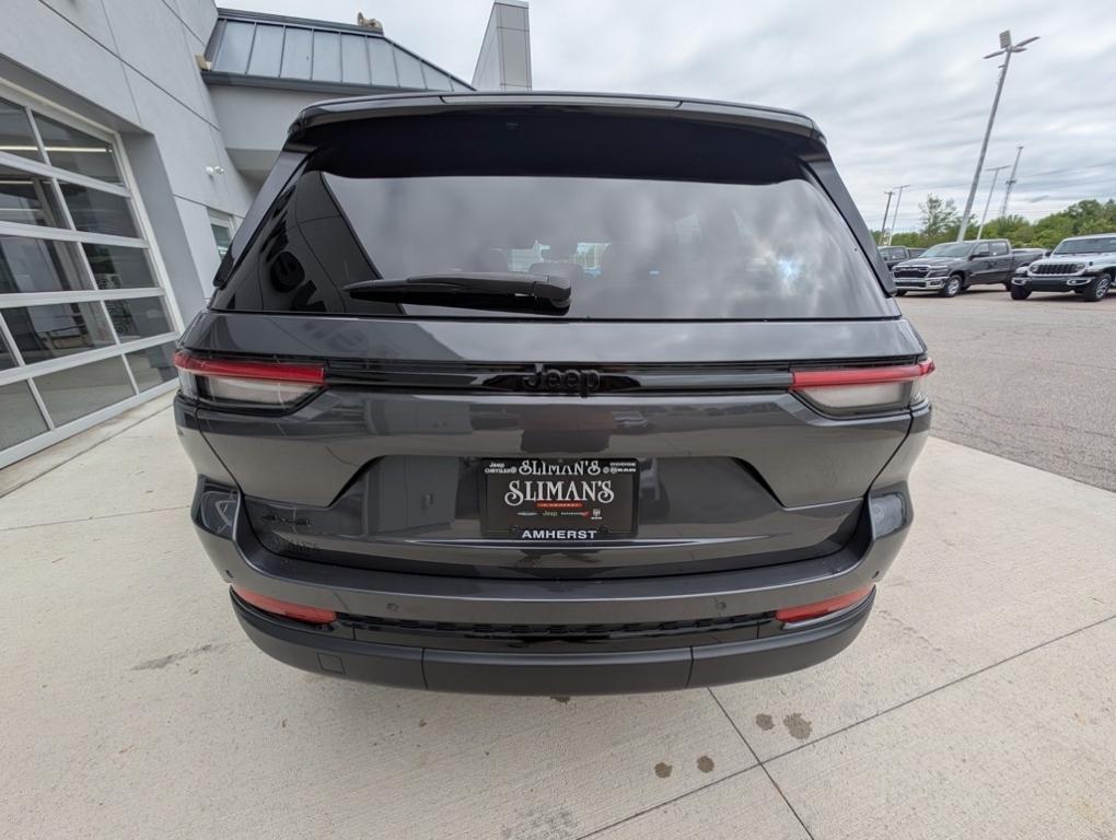 used 2023 Jeep Grand Cherokee car, priced at $36,500
