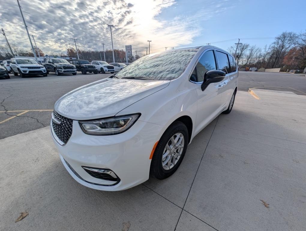 new 2026 Chrysler Pacifica car, priced at $43,060