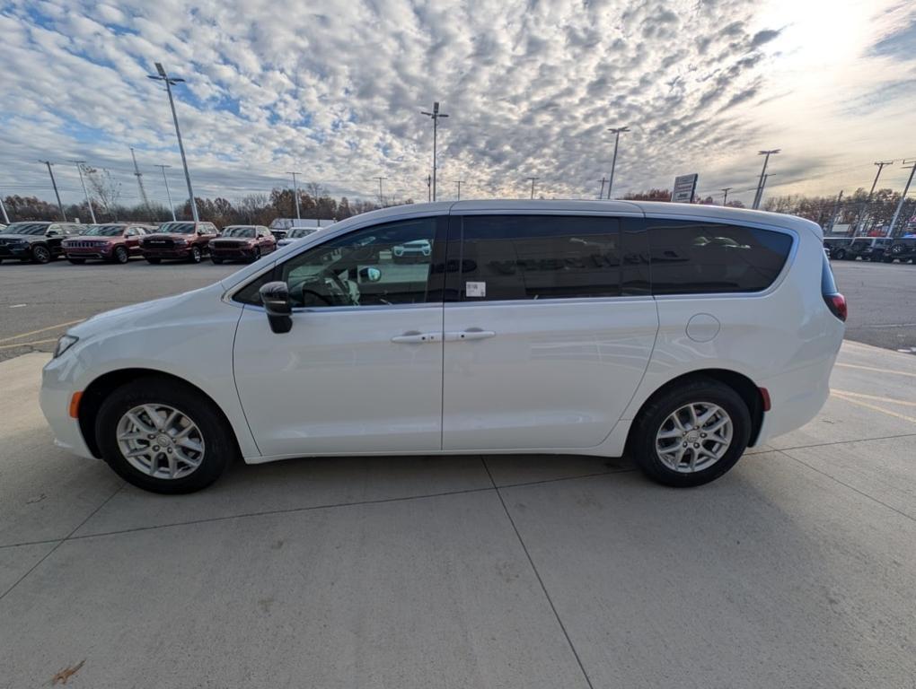 new 2026 Chrysler Pacifica car, priced at $43,060