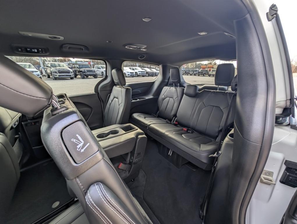 new 2026 Chrysler Pacifica car, priced at $43,060