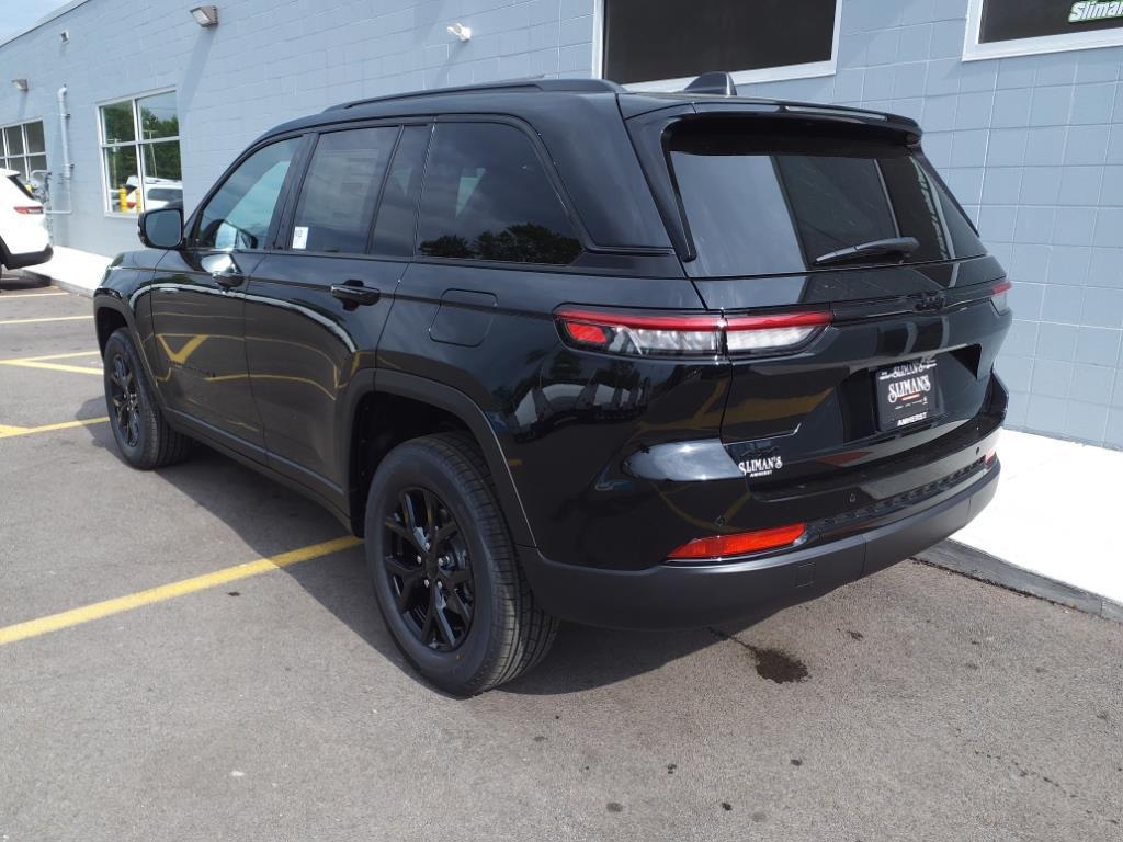 new 2024 Jeep Grand Cherokee car, priced at $40,530