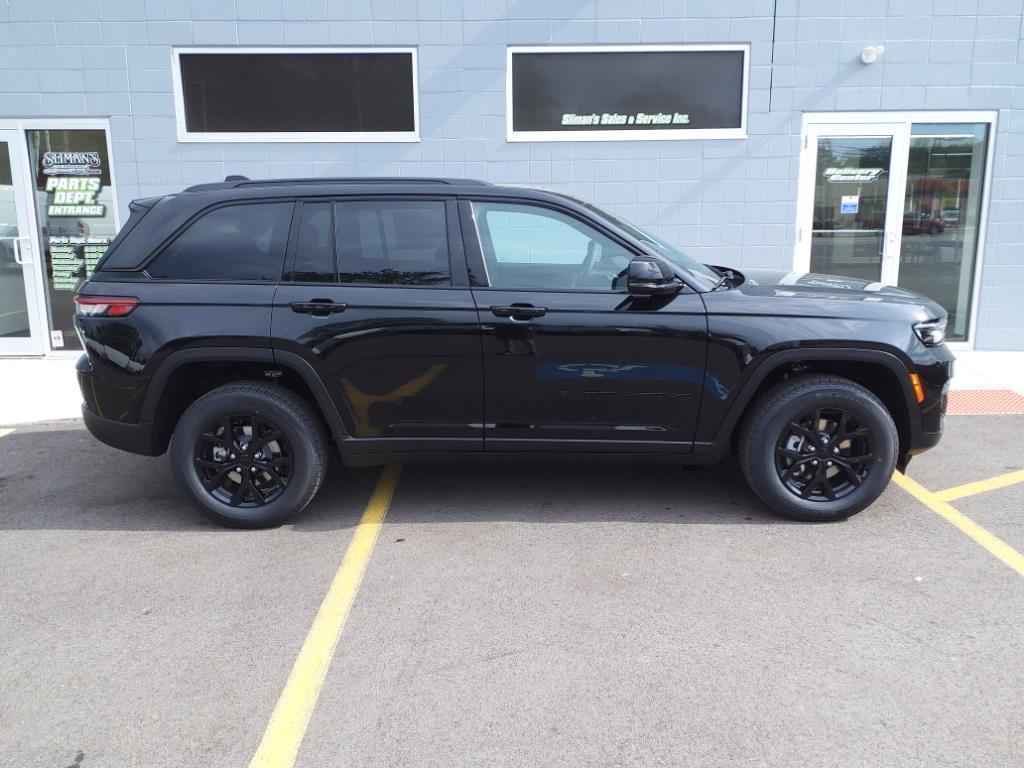 new 2024 Jeep Grand Cherokee car, priced at $40,530