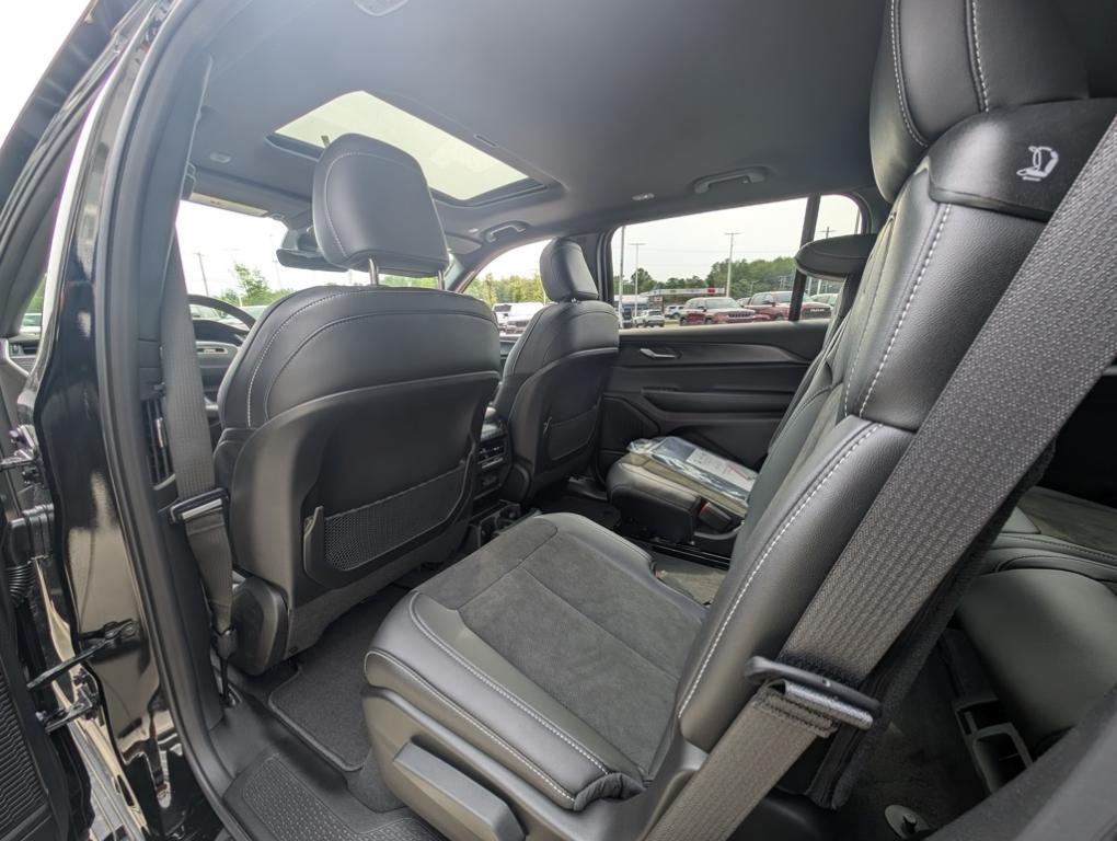 new 2025 Jeep Grand Cherokee L car, priced at $43,869