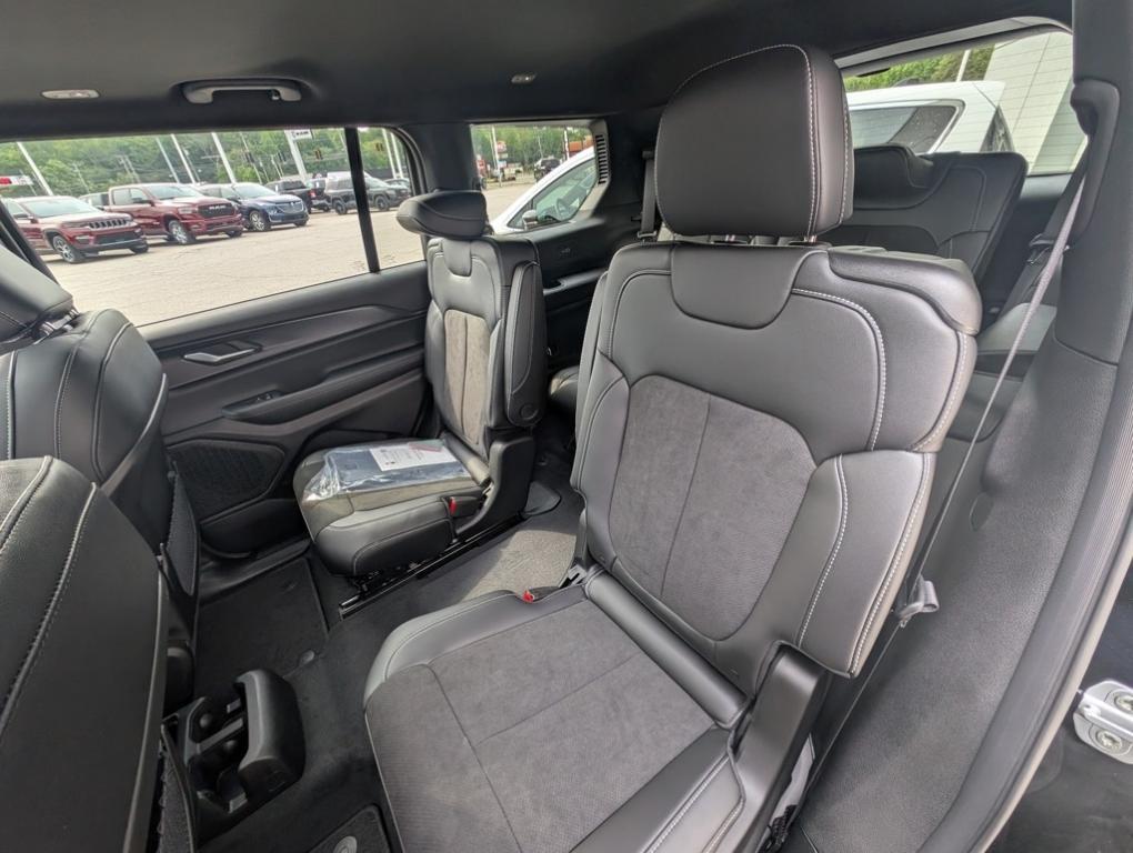 new 2025 Jeep Grand Cherokee L car, priced at $43,869