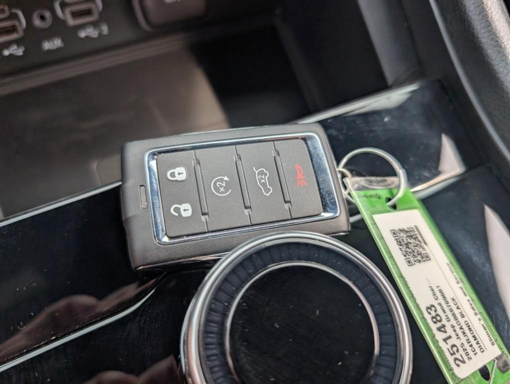 new 2025 Jeep Grand Cherokee L car, priced at $43,869