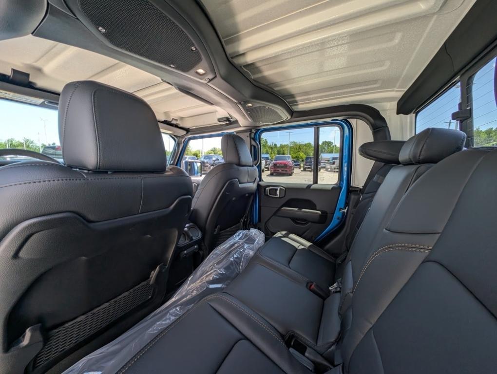 new 2025 Jeep Gladiator car, priced at $45,896