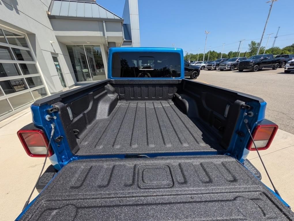 new 2025 Jeep Gladiator car, priced at $45,896
