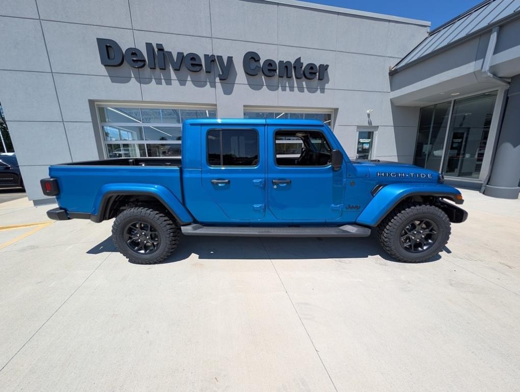 new 2025 Jeep Gladiator car, priced at $45,896