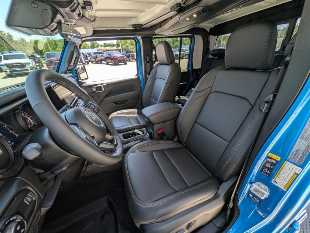 new 2025 Jeep Gladiator car, priced at $45,896