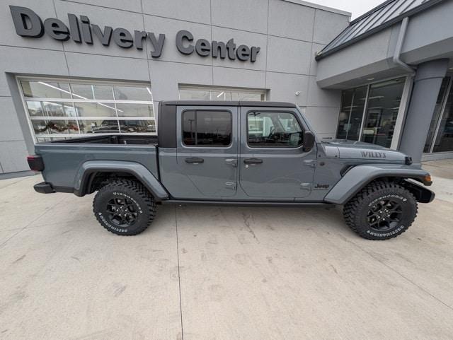 new 2025 Jeep Gladiator car, priced at $50,535