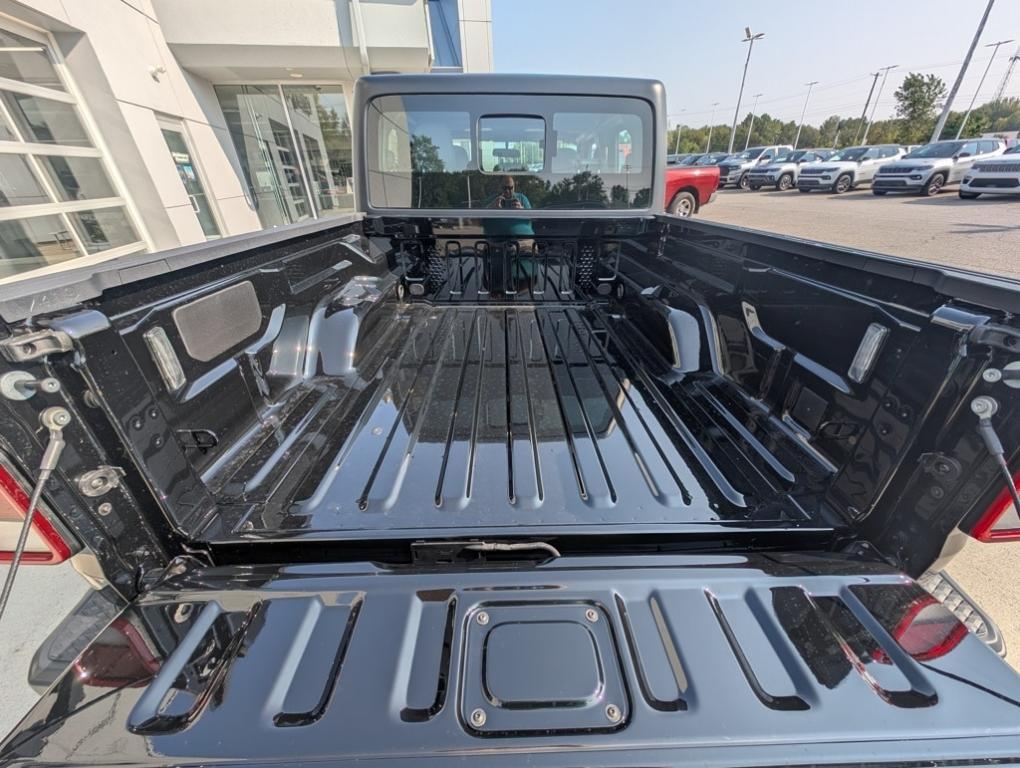 new 2025 Jeep Gladiator car, priced at $37,805
