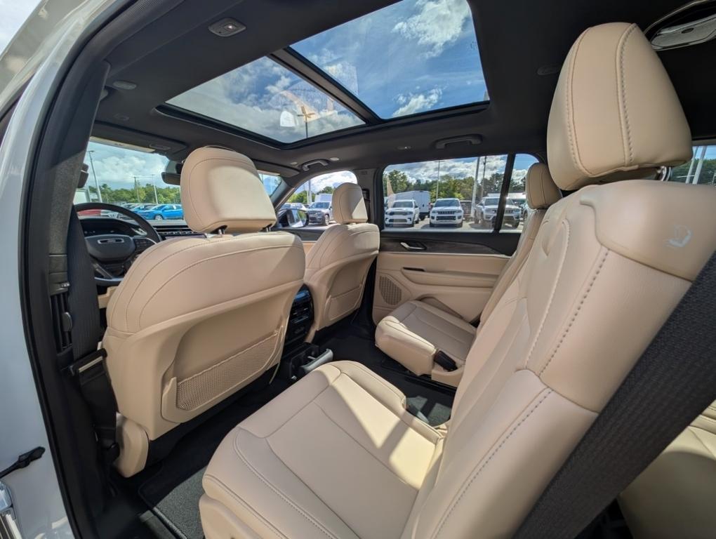 new 2025 Jeep Grand Cherokee L car, priced at $44,515