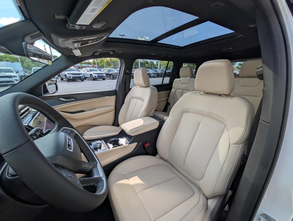 new 2025 Jeep Grand Cherokee L car, priced at $44,515