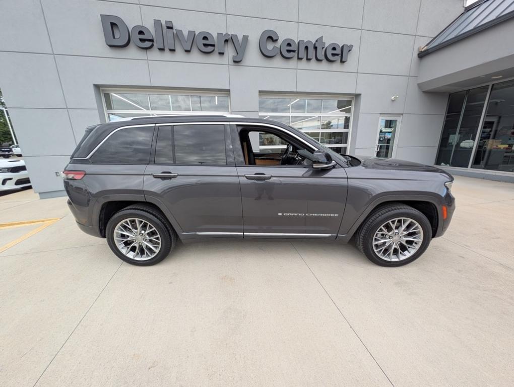 used 2022 Jeep Grand Cherokee car, priced at $43,600