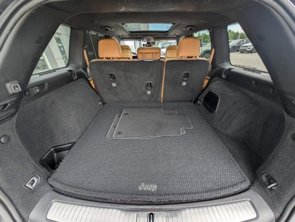 used 2022 Jeep Grand Cherokee car, priced at $43,600