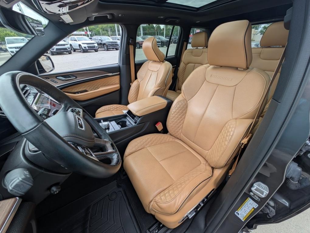 used 2022 Jeep Grand Cherokee car, priced at $43,600