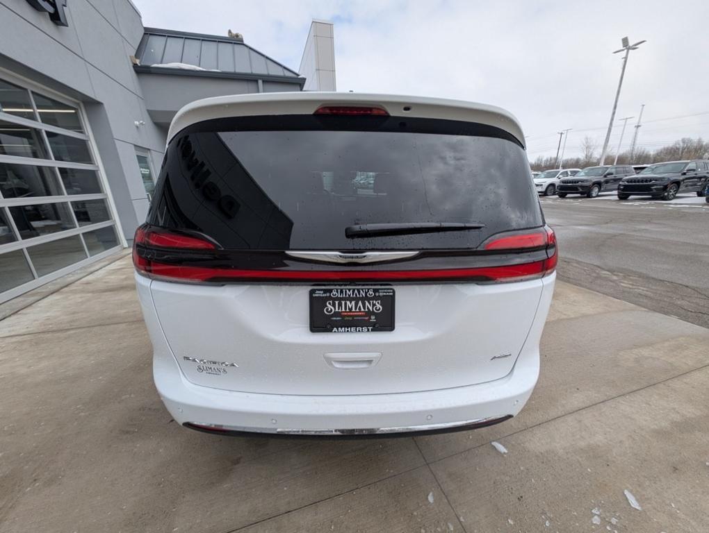 new 2025 Chrysler Pacifica car, priced at $41,640