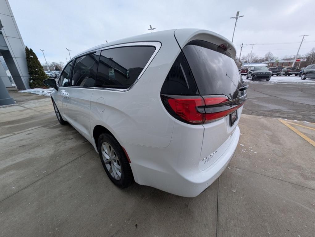 new 2025 Chrysler Pacifica car, priced at $41,640