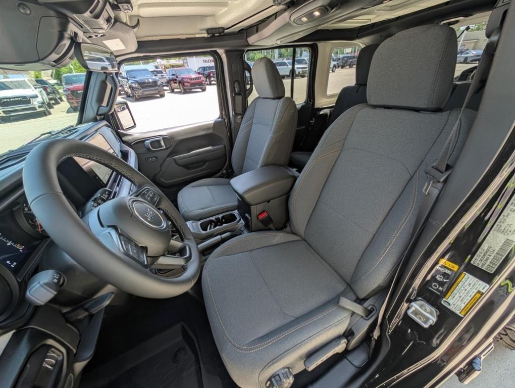 new 2025 Jeep Wrangler car, priced at $47,728