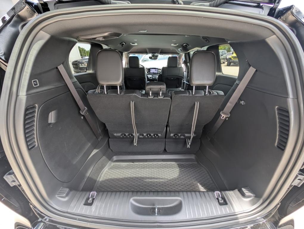 new 2025 Chrysler Pacifica car, priced at $43,677