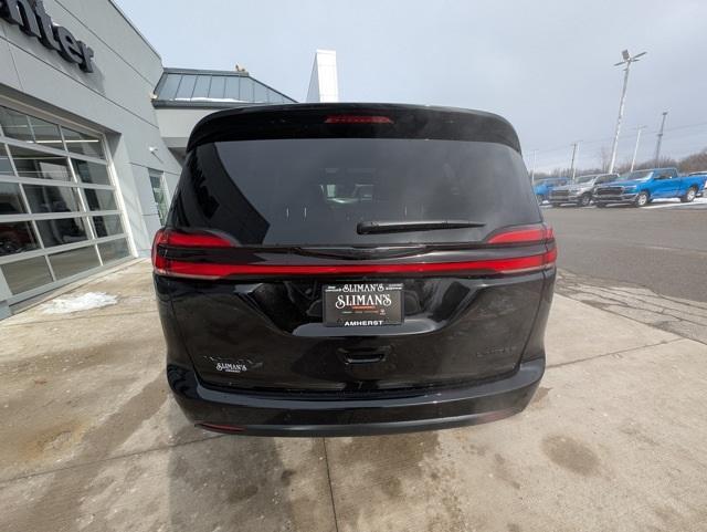 new 2025 Chrysler Pacifica car, priced at $47,765