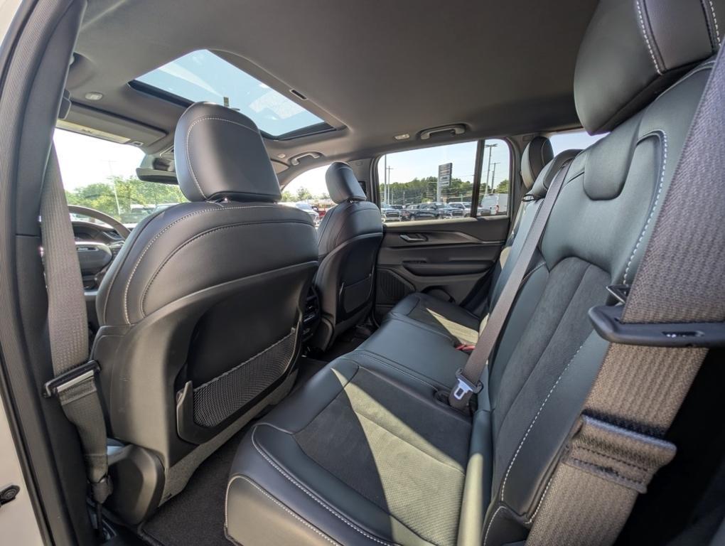 new 2025 Jeep Grand Cherokee car, priced at $41,495
