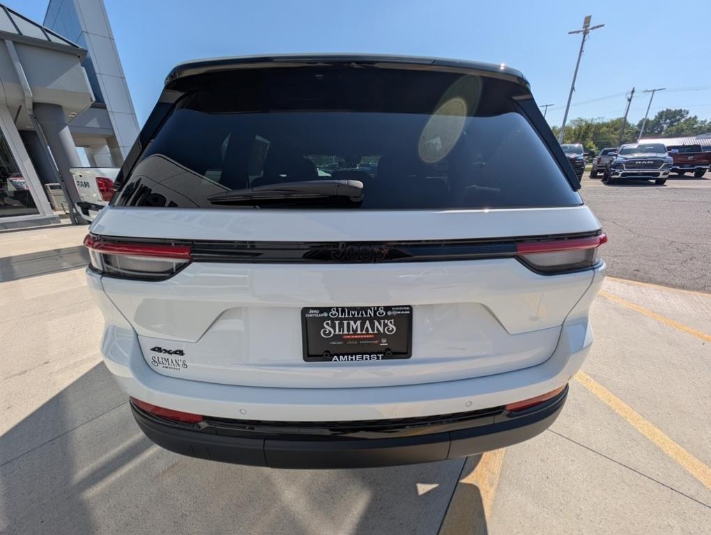 new 2025 Jeep Grand Cherokee car, priced at $41,495