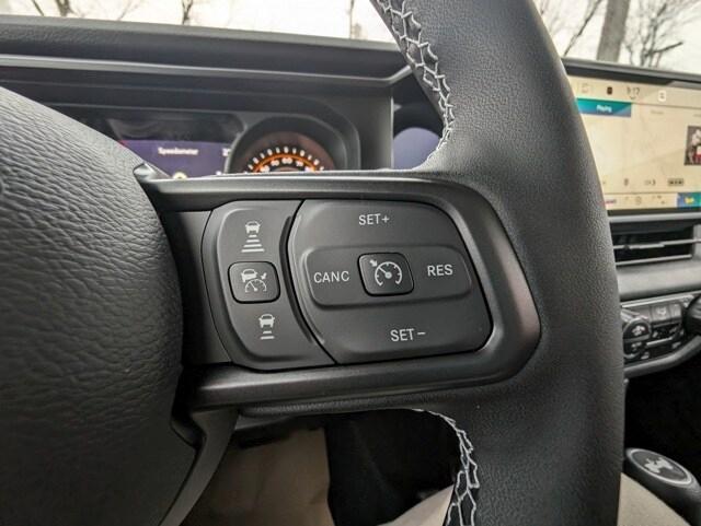 new 2025 Jeep Wrangler car, priced at $45,125