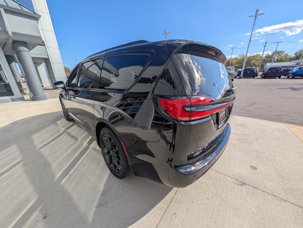 new 2026 Chrysler Pacifica car, priced at $53,865