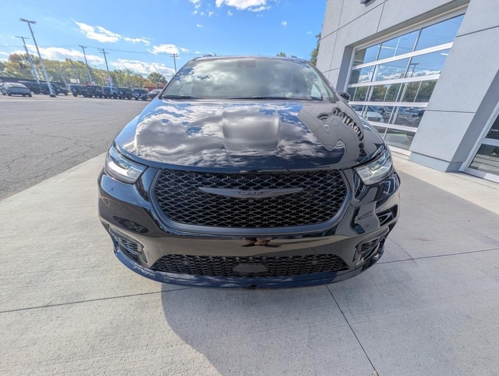 new 2026 Chrysler Pacifica car, priced at $53,865