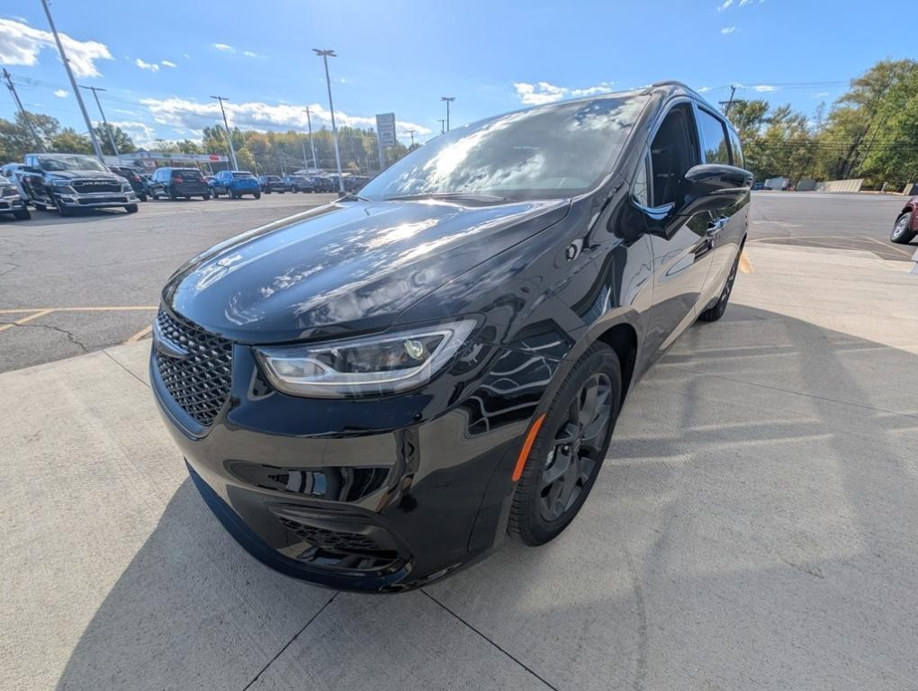 new 2026 Chrysler Pacifica car, priced at $53,865
