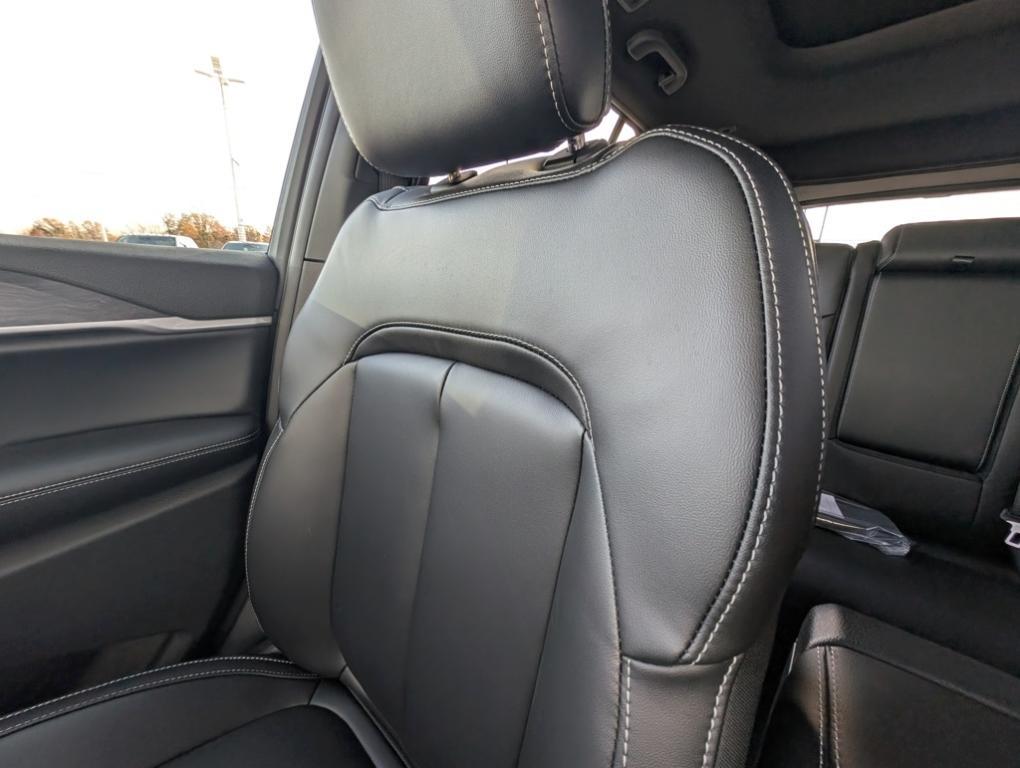 new 2025 Jeep Grand Cherokee car, priced at $51,485