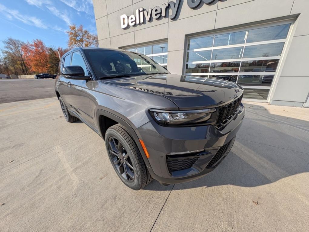 new 2025 Jeep Grand Cherokee car, priced at $51,485